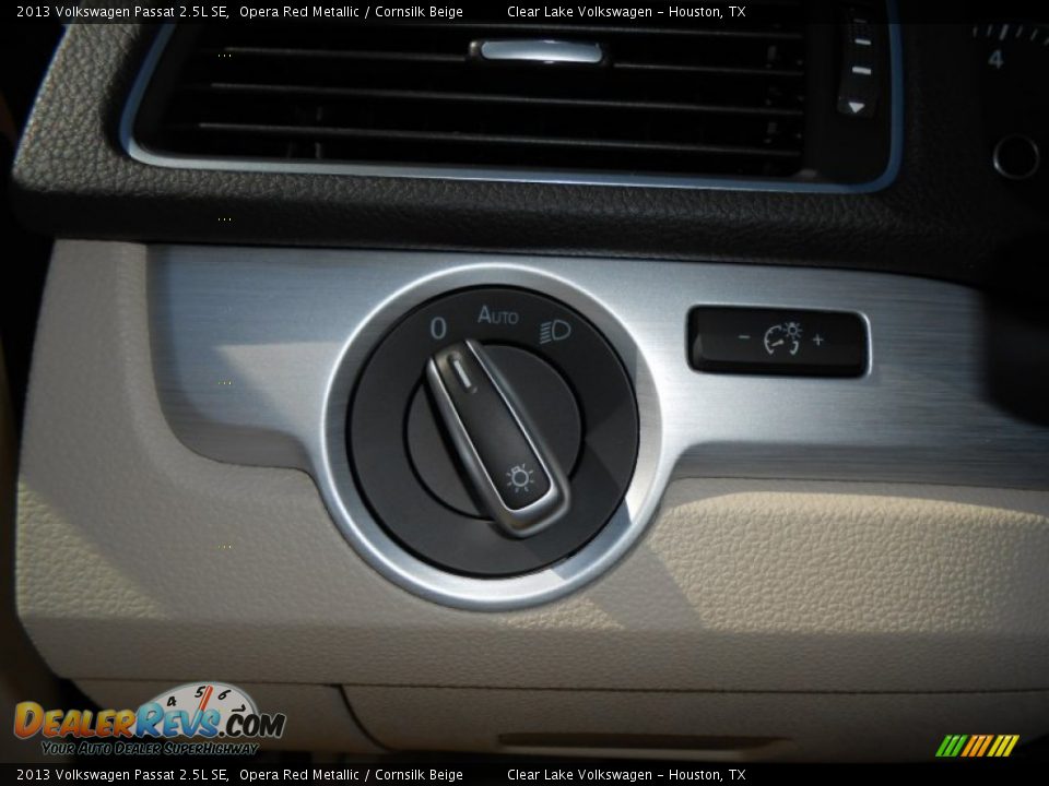 2013 Volkswagen Passat 2.5L SE Opera Red Metallic / Cornsilk Beige Photo #21