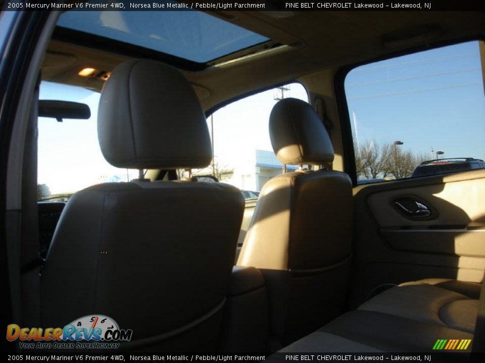 2005 Mercury Mariner V6 Premier 4WD Norsea Blue Metallic / Pebble/Light Parchment Photo #11