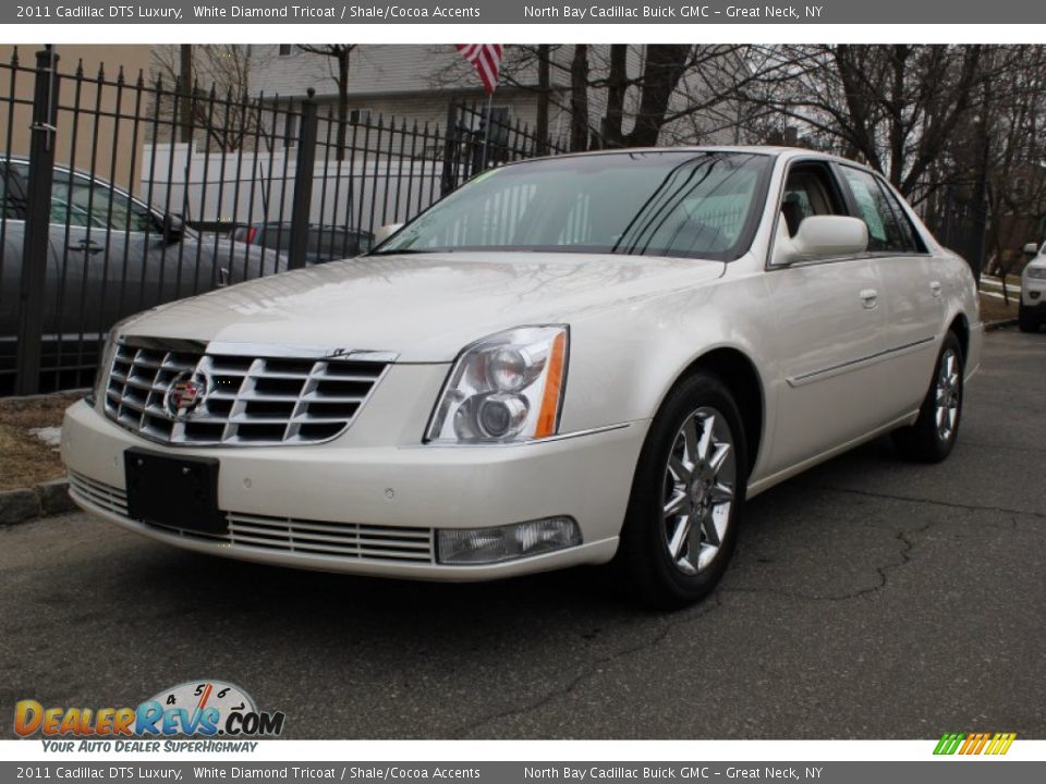 2011 Cadillac DTS Luxury White Diamond Tricoat / Shale/Cocoa Accents Photo #1