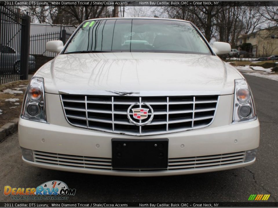 2011 Cadillac DTS Luxury White Diamond Tricoat / Shale/Cocoa Accents Photo #2