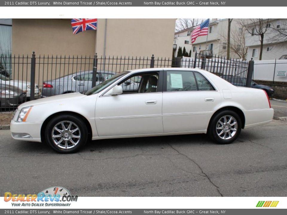 2011 Cadillac DTS Luxury White Diamond Tricoat / Shale/Cocoa Accents Photo #3