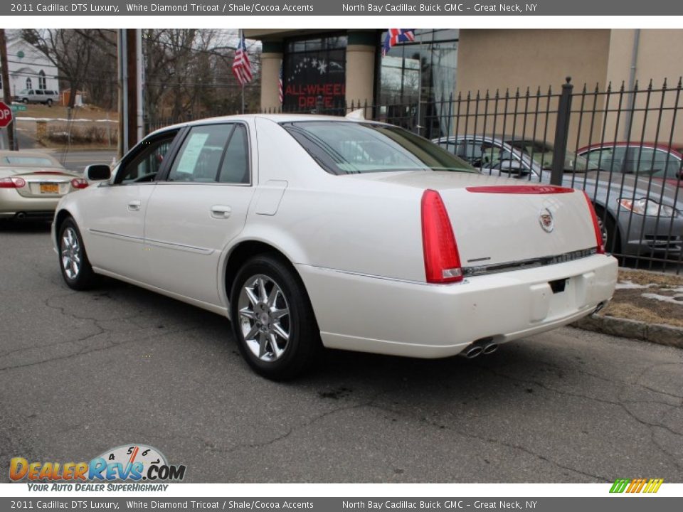2011 Cadillac DTS Luxury White Diamond Tricoat / Shale/Cocoa Accents Photo #4