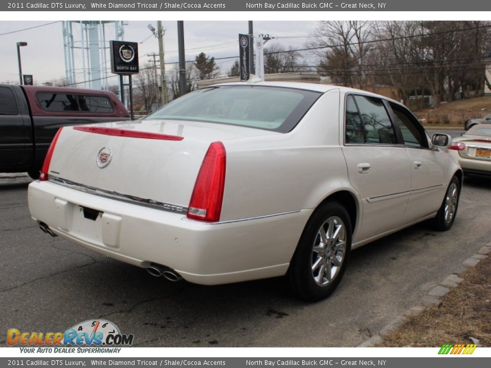 2011 Cadillac DTS Luxury White Diamond Tricoat / Shale/Cocoa Accents Photo #6
