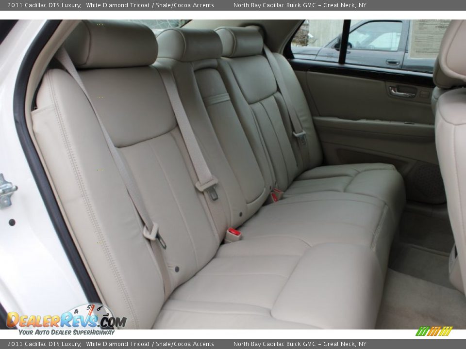 2011 Cadillac DTS Luxury White Diamond Tricoat / Shale/Cocoa Accents Photo #13