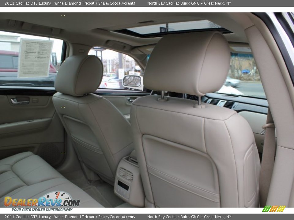 2011 Cadillac DTS Luxury White Diamond Tricoat / Shale/Cocoa Accents Photo #14