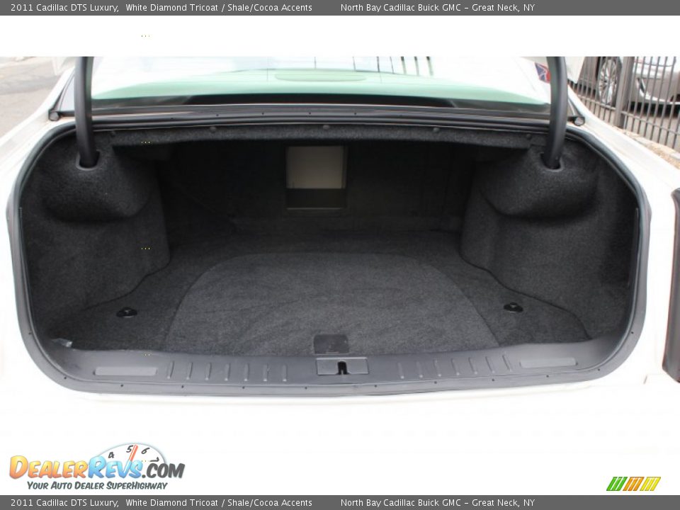 2011 Cadillac DTS Luxury White Diamond Tricoat / Shale/Cocoa Accents Photo #27