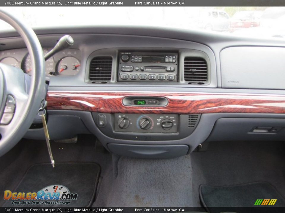 Controls of 2001 Mercury Grand Marquis GS Photo #12
