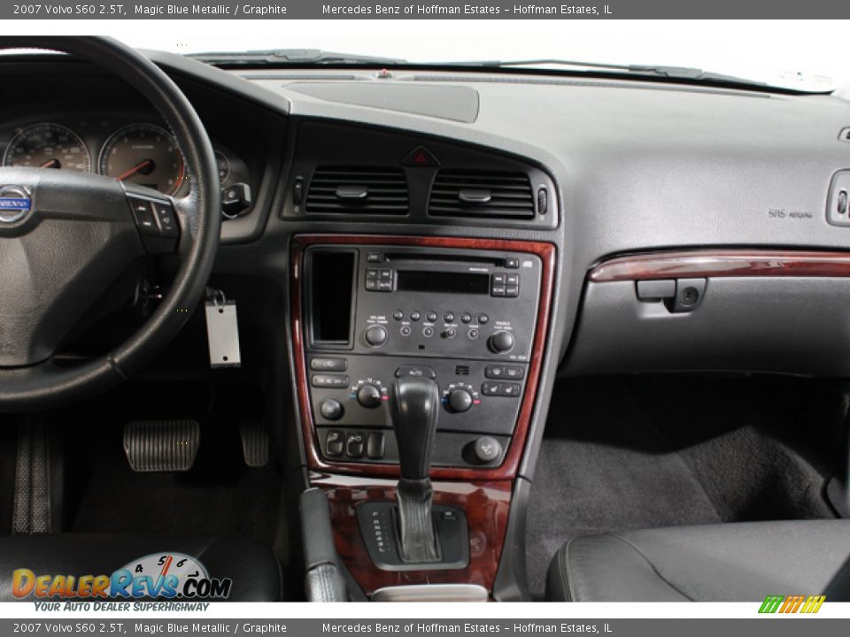 Controls of 2007 Volvo S60 2.5T Photo #9