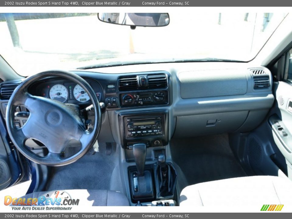 Dashboard of 2002 Isuzu Rodeo Sport S Hard Top 4WD Photo #15