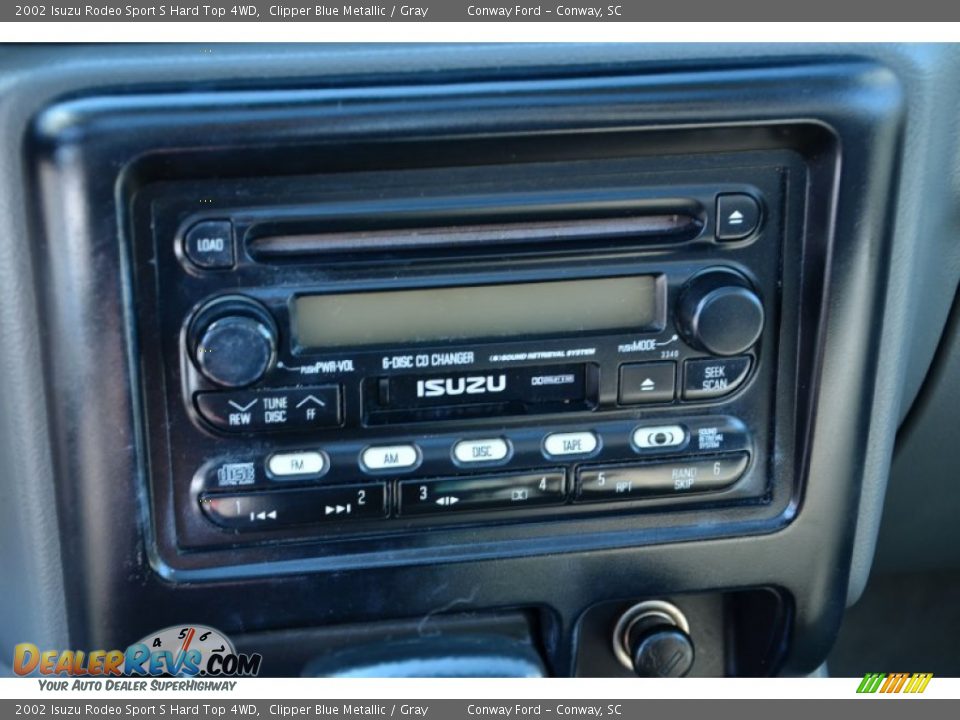 Audio System of 2002 Isuzu Rodeo Sport S Hard Top 4WD Photo #22