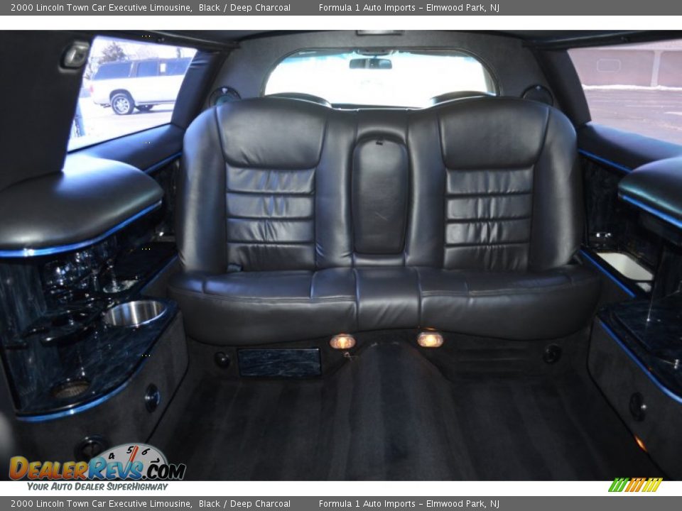 Rear Seat of 2000 Lincoln Town Car Executive Limousine Photo #5