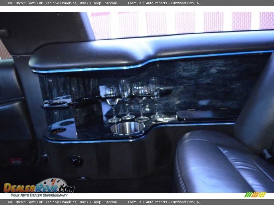2000 Lincoln Town Car Executive Limousine Black / Deep Charcoal Photo #8