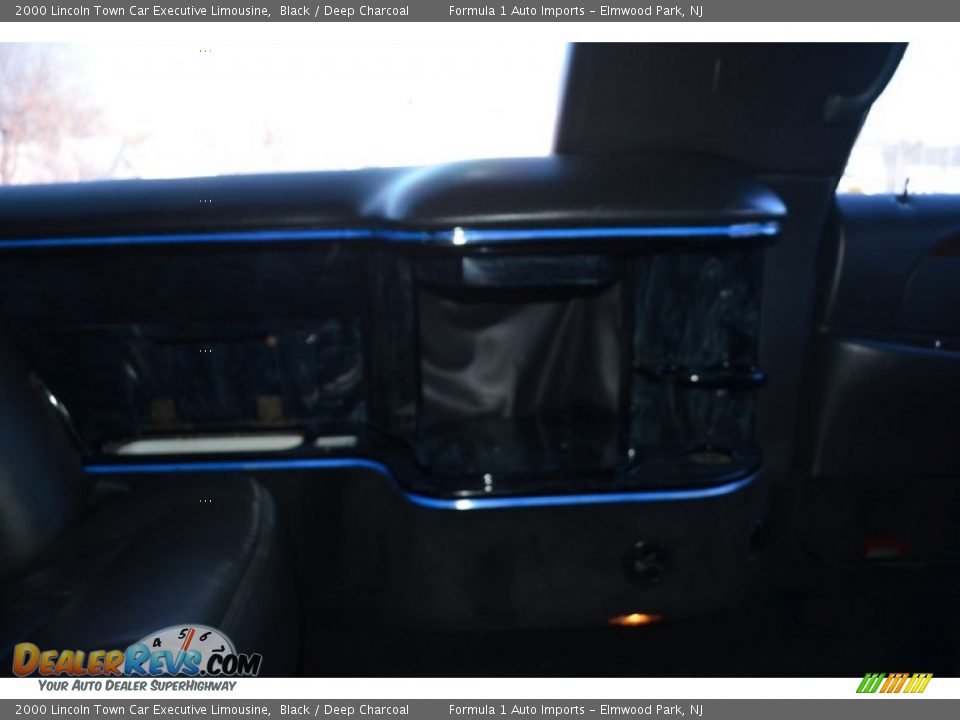 2000 Lincoln Town Car Executive Limousine Black / Deep Charcoal Photo #9