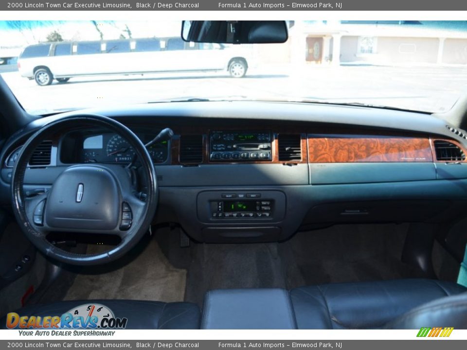 Dashboard of 2000 Lincoln Town Car Executive Limousine Photo #10