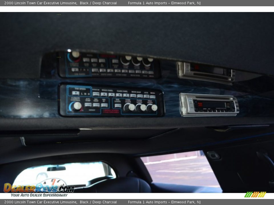 2000 Lincoln Town Car Executive Limousine Black / Deep Charcoal Photo #11