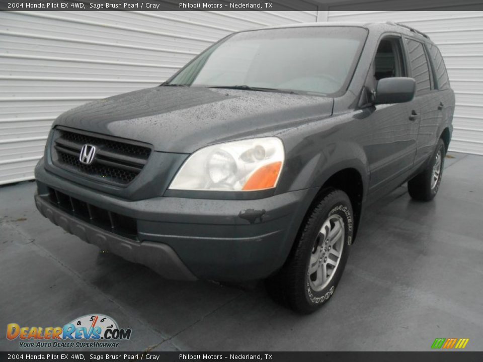 Front 3/4 View of 2004 Honda Pilot EX 4WD Photo #7