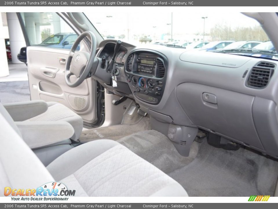 Dashboard of 2006 Toyota Tundra SR5 Access Cab Photo #14