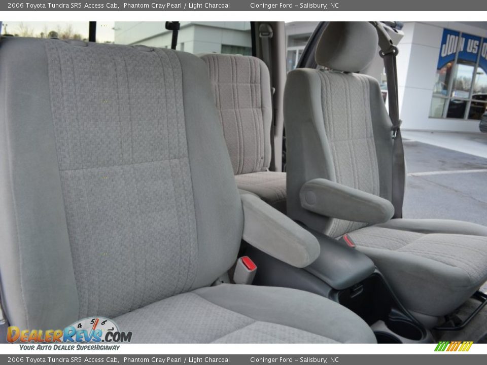 2006 Toyota Tundra SR5 Access Cab Phantom Gray Pearl / Light Charcoal Photo #16
