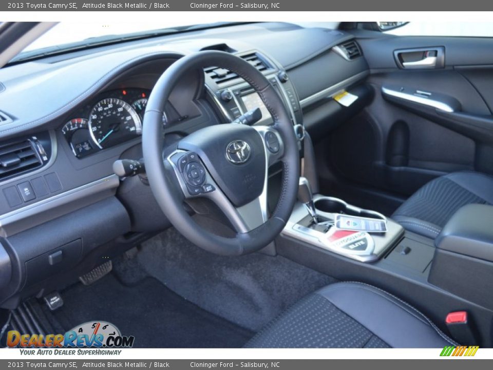 Black Interior - 2013 Toyota Camry SE Photo #11