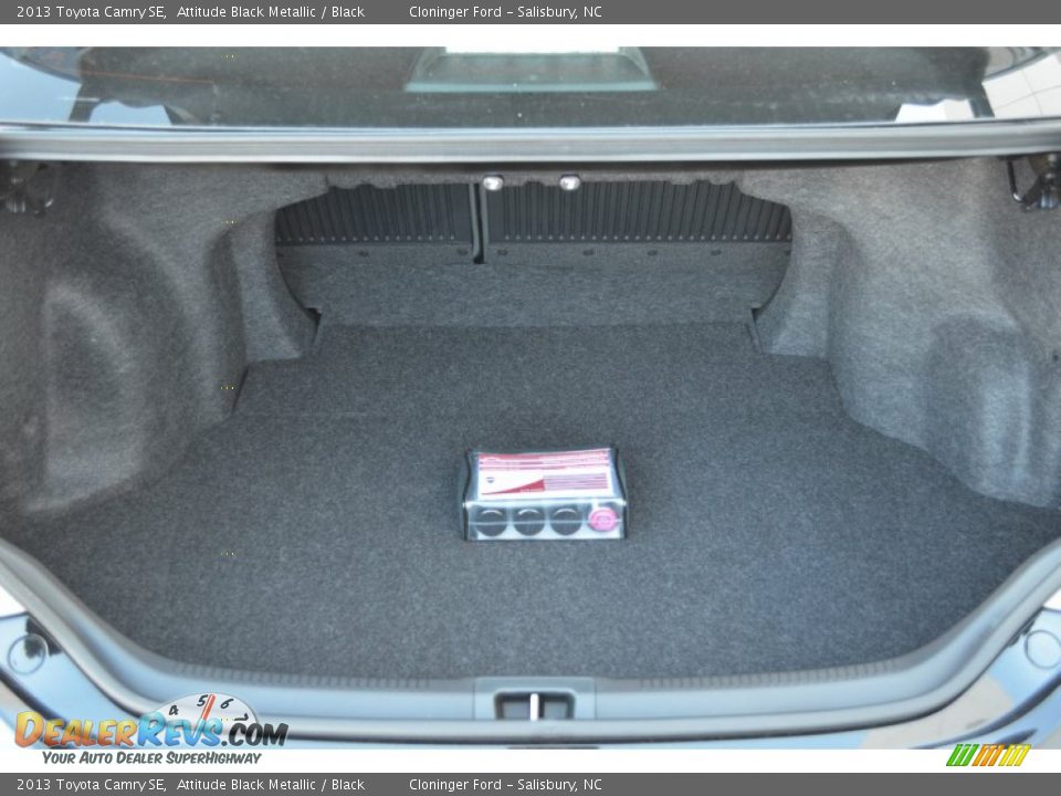 2013 Toyota Camry SE Trunk Photo #13