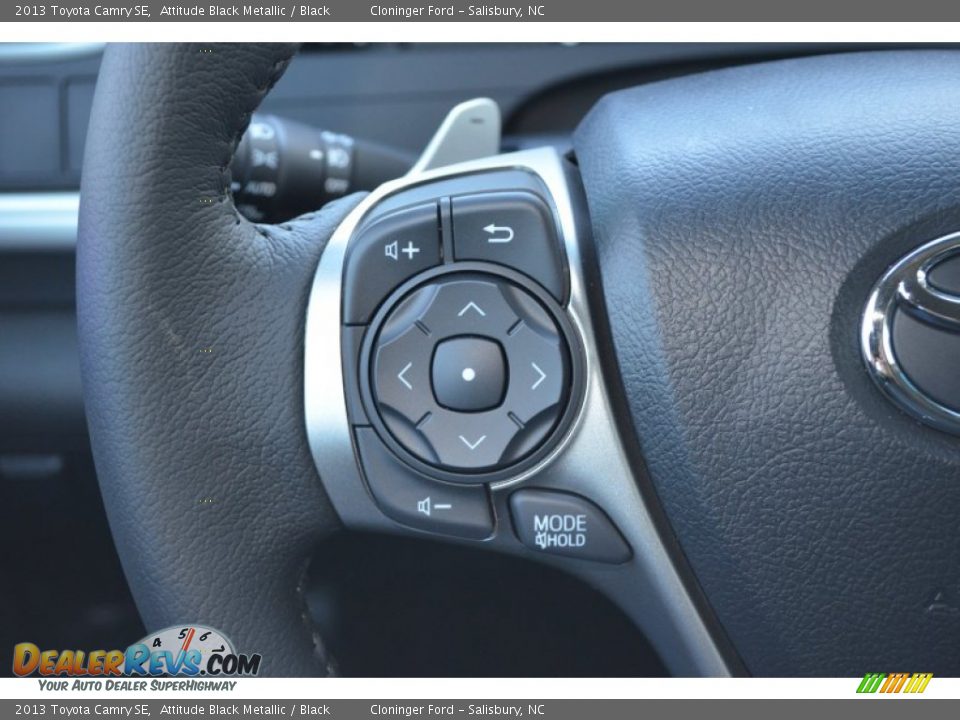 Controls of 2013 Toyota Camry SE Photo #24