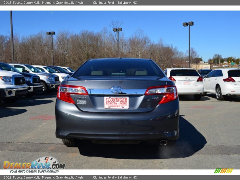 2013 Toyota Camry XLE Magnetic Gray Metallic / Ash Photo #4