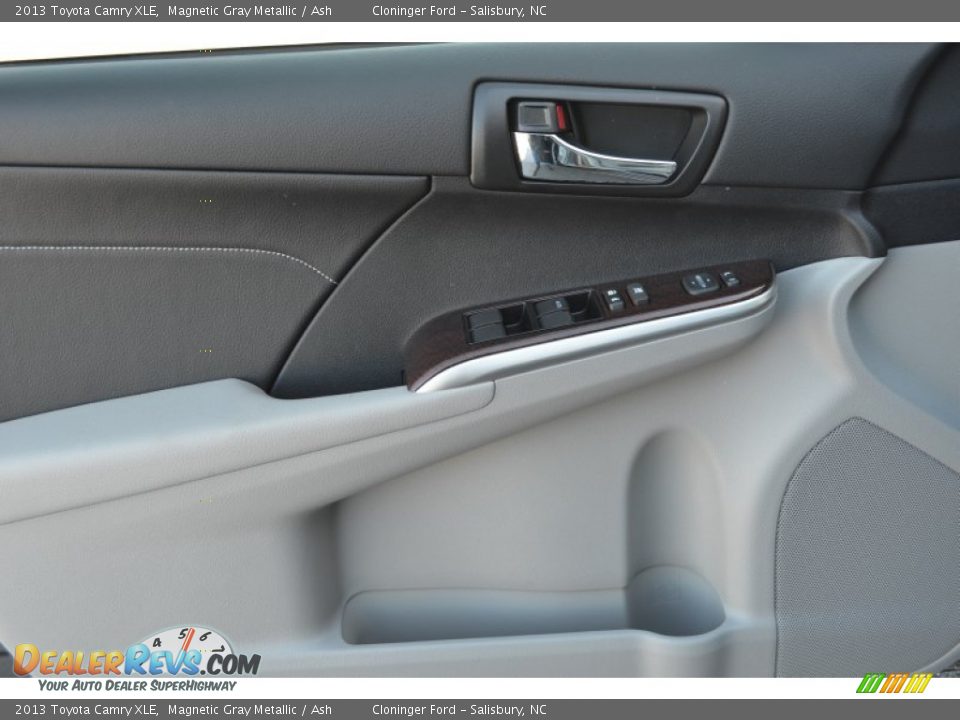 2013 Toyota Camry XLE Magnetic Gray Metallic / Ash Photo #8