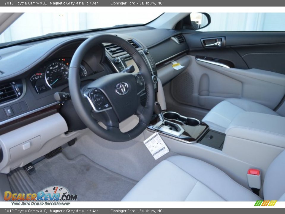2013 Toyota Camry XLE Magnetic Gray Metallic / Ash Photo #11