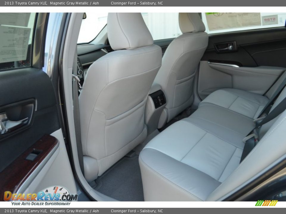 2013 Toyota Camry XLE Magnetic Gray Metallic / Ash Photo #12
