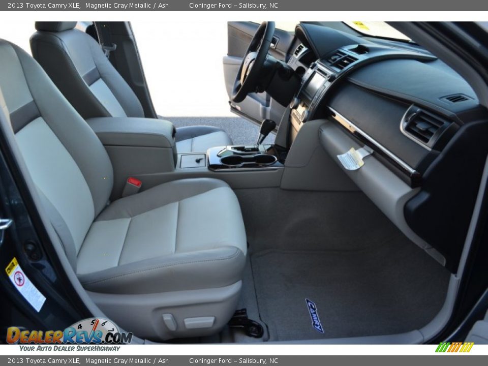 2013 Toyota Camry XLE Magnetic Gray Metallic / Ash Photo #15