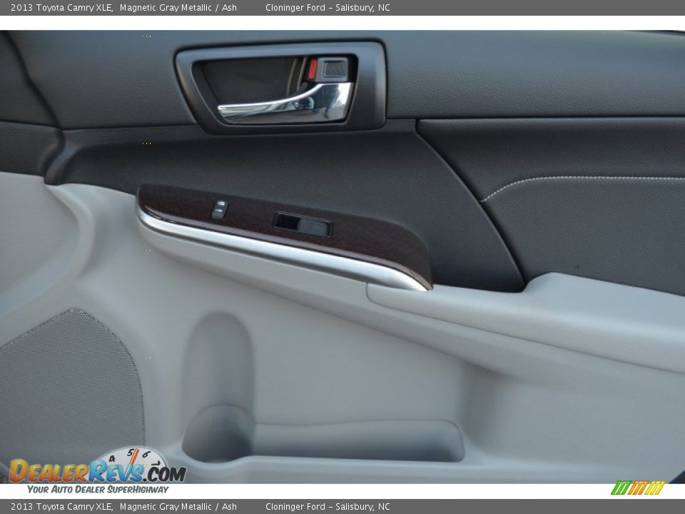 2013 Toyota Camry XLE Magnetic Gray Metallic / Ash Photo #17