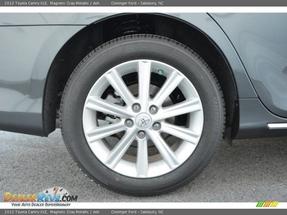 2013 Toyota Camry XLE Magnetic Gray Metallic / Ash Photo #19