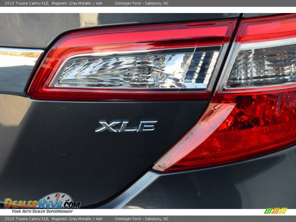 2013 Toyota Camry XLE Magnetic Gray Metallic / Ash Photo #20