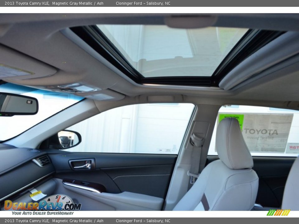 2013 Toyota Camry XLE Magnetic Gray Metallic / Ash Photo #23
