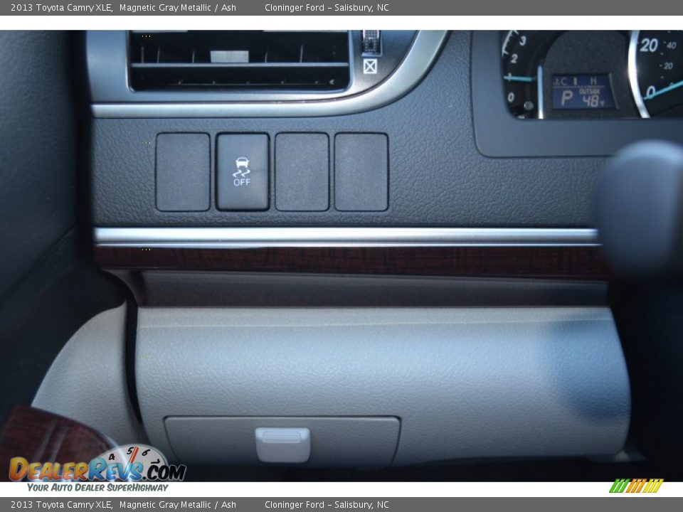 2013 Toyota Camry XLE Magnetic Gray Metallic / Ash Photo #24