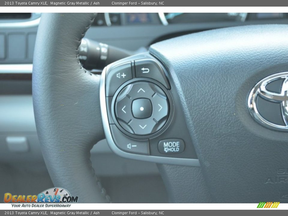 2013 Toyota Camry XLE Magnetic Gray Metallic / Ash Photo #25
