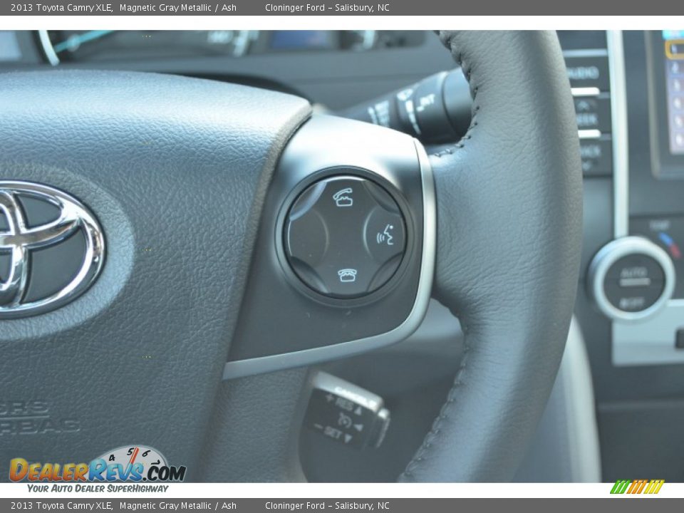 2013 Toyota Camry XLE Magnetic Gray Metallic / Ash Photo #26
