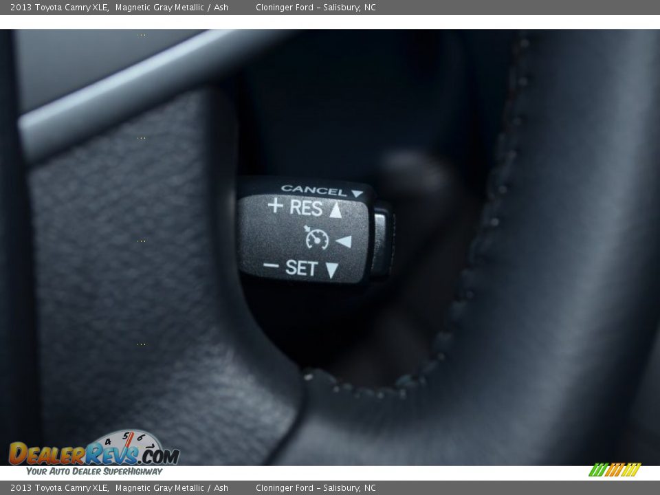 2013 Toyota Camry XLE Magnetic Gray Metallic / Ash Photo #27