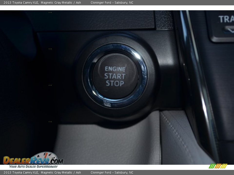 2013 Toyota Camry XLE Magnetic Gray Metallic / Ash Photo #29