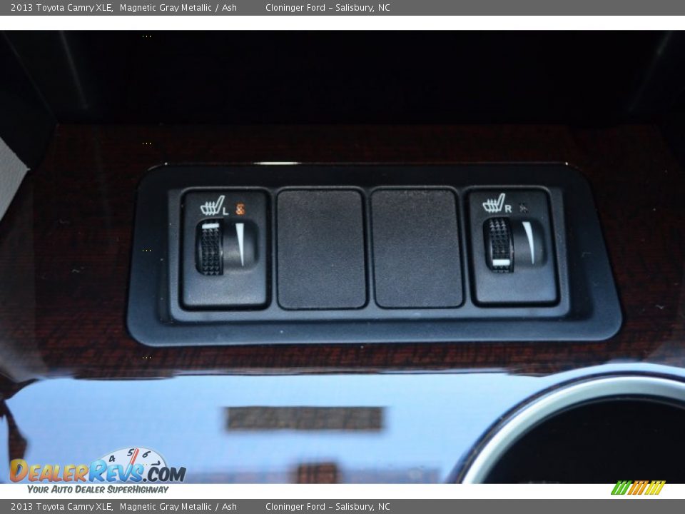 2013 Toyota Camry XLE Magnetic Gray Metallic / Ash Photo #36