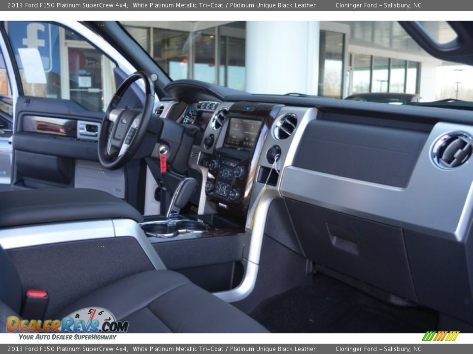 2013 Ford F150 Platinum SuperCrew 4x4 White Platinum Metallic Tri-Coat / Platinum Unique Black Leather Photo #17