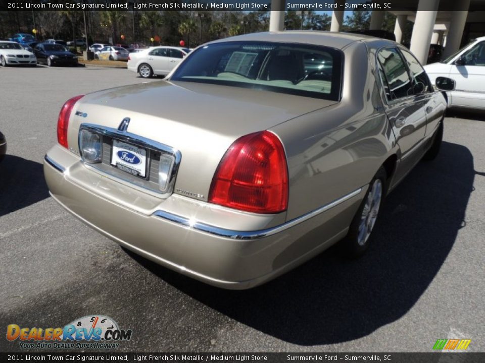 2011 Lincoln Town Car Signature Limited Light French Silk Metallic / Medium Light Stone Photo #14