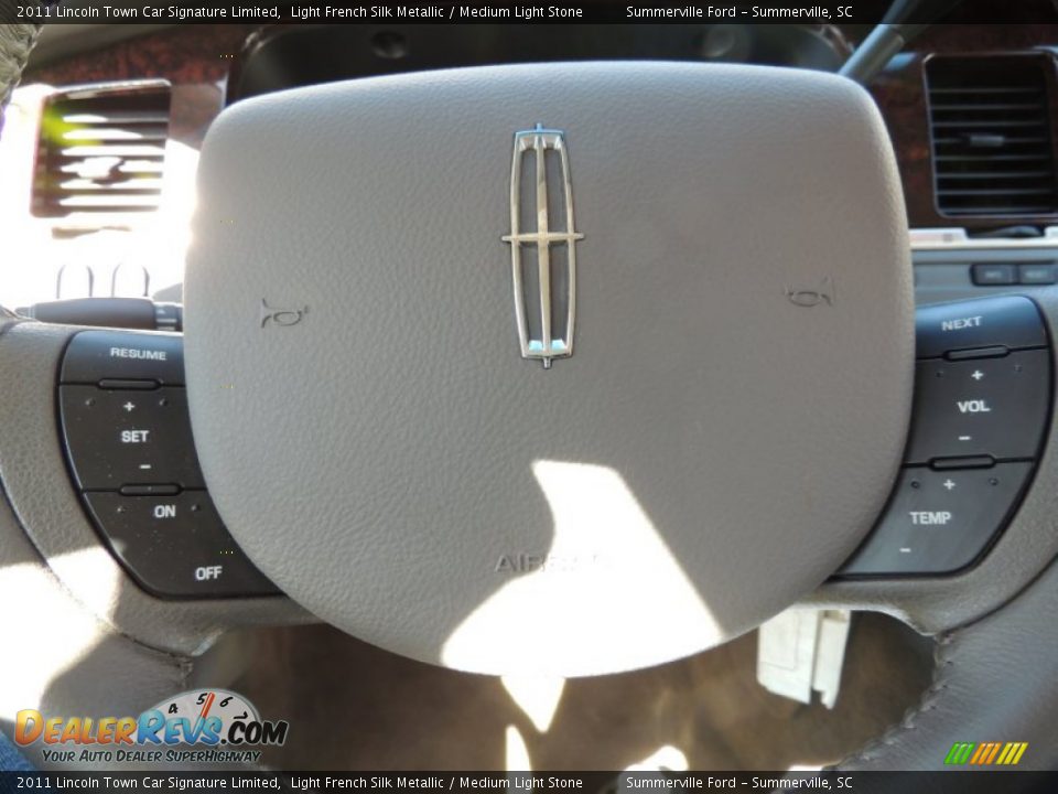 2011 Lincoln Town Car Signature Limited Light French Silk Metallic / Medium Light Stone Photo #21