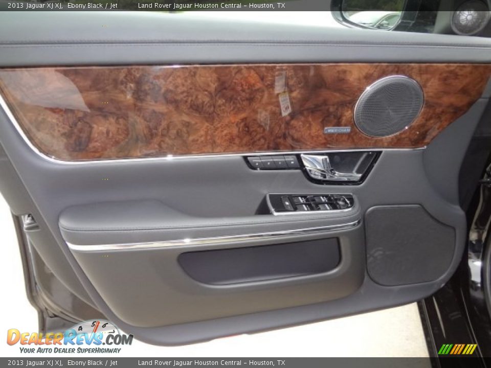 Door Panel of 2013 Jaguar XJ XJ Photo #16