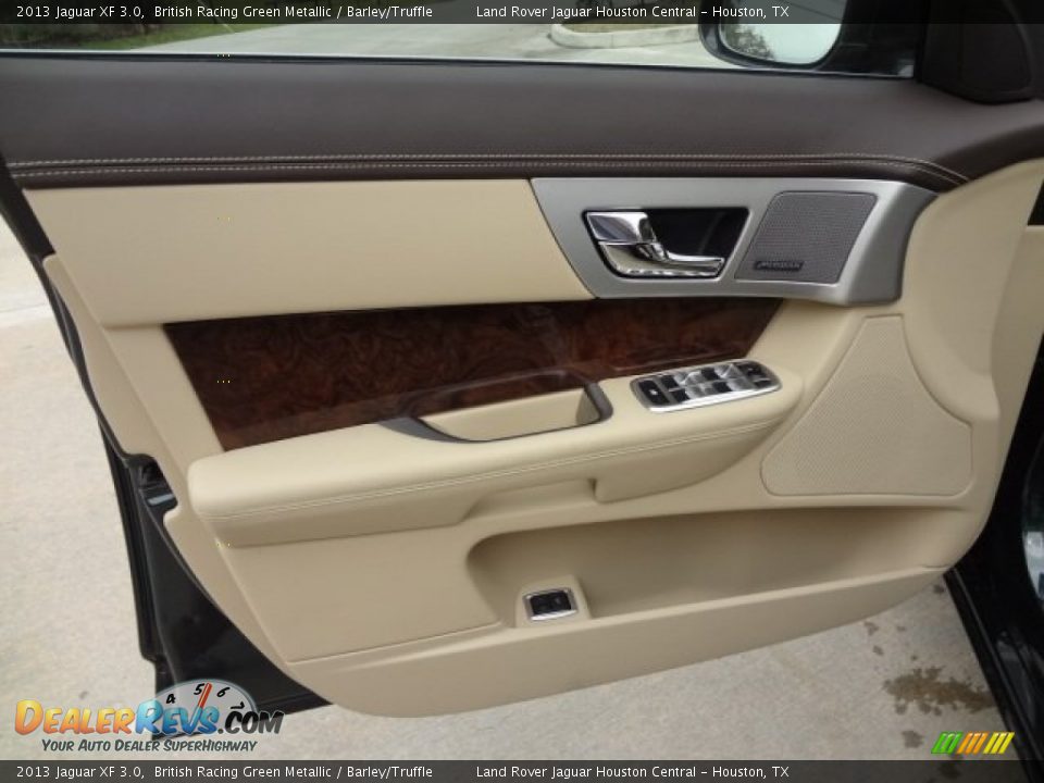 Door Panel of 2013 Jaguar XF 3.0 Photo #16