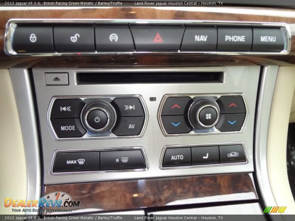 Controls of 2013 Jaguar XF 3.0 Photo #19