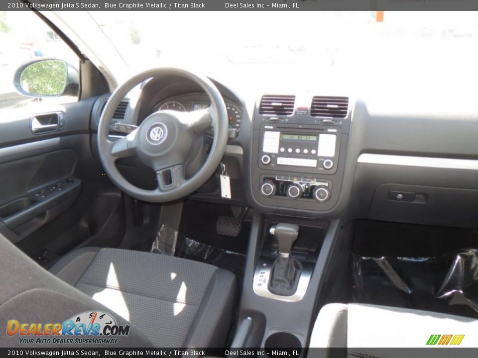 Dashboard of 2010 Volkswagen Jetta S Sedan Photo #12