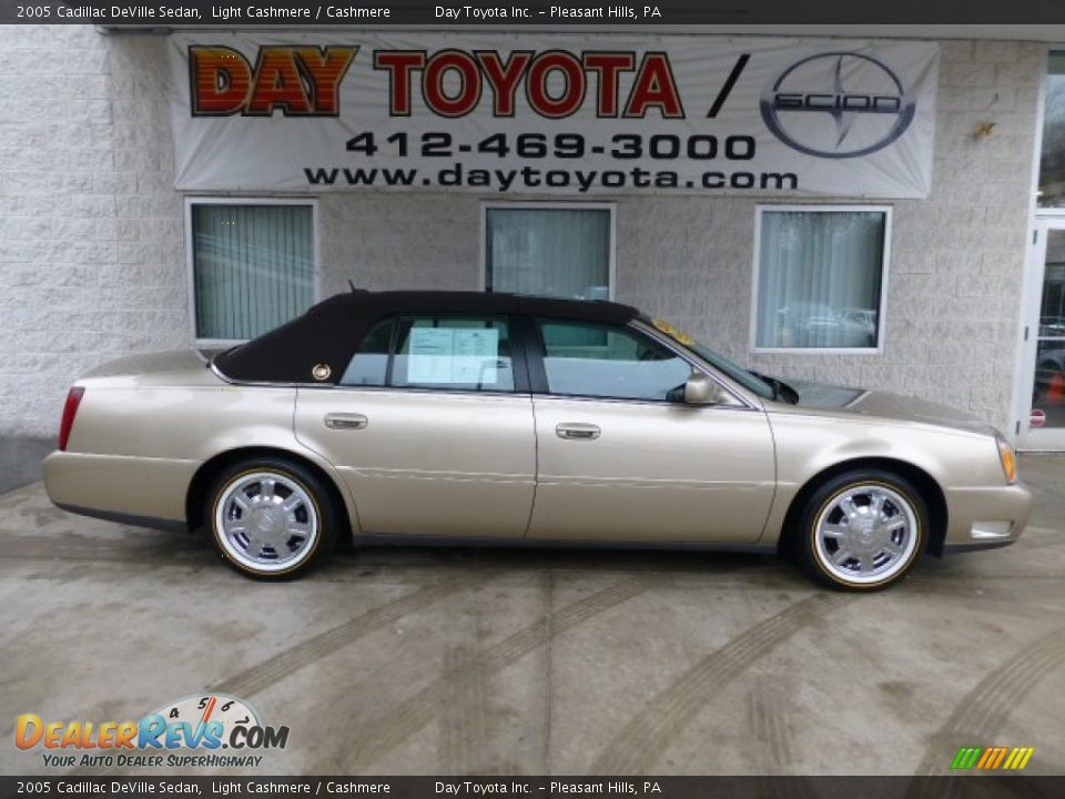 2005 Cadillac DeVille Sedan Light Cashmere / Cashmere Photo #1