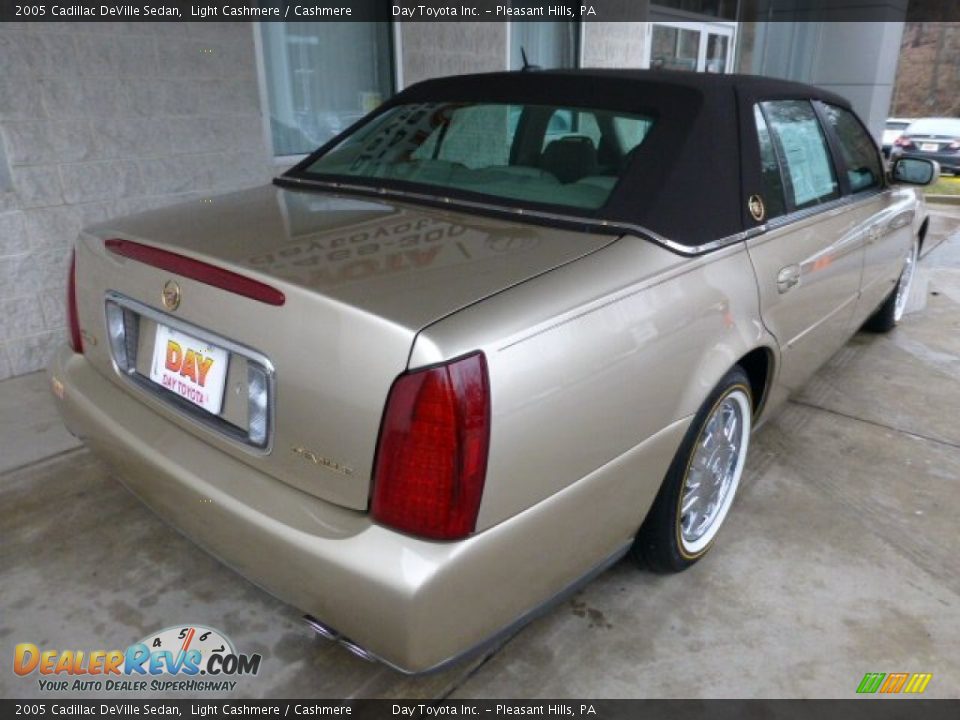 2005 Cadillac DeVille Sedan Light Cashmere / Cashmere Photo #2