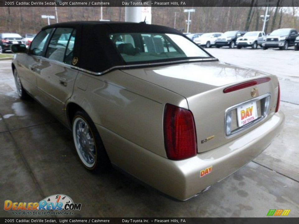 2005 Cadillac DeVille Sedan Light Cashmere / Cashmere Photo #4
